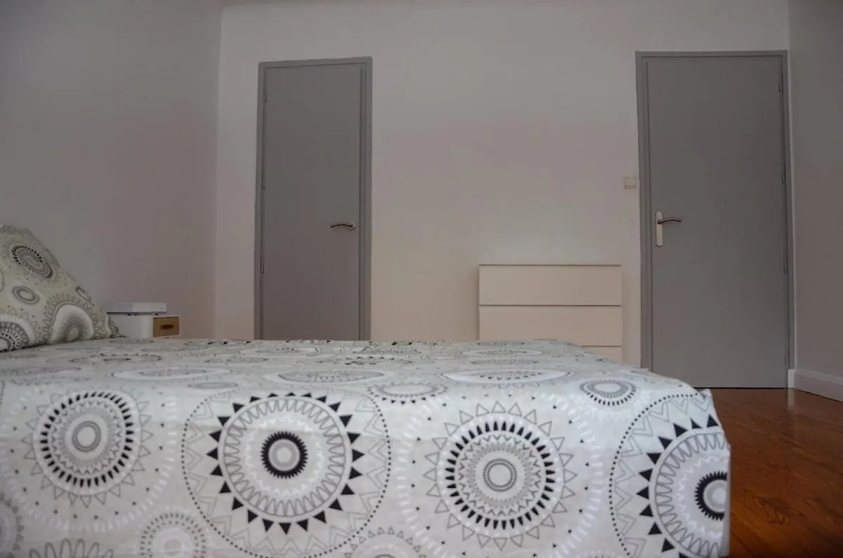 Large Apartment 85 M2 Chambery Center Frankrig